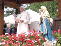 Sua Santit Benedetto XVI all'Angelus a Les Combes